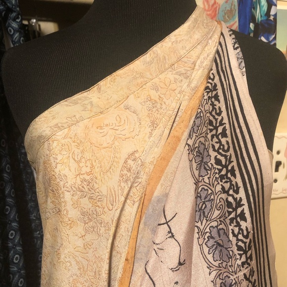 🌸Wayan Convertible Skirt / Sarong🌸 - Picture 7 of 8